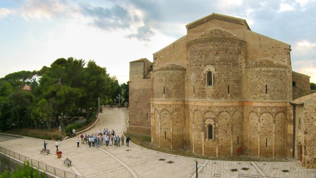 Hotel Leon D'Oro Castel Frentano Bagian luar foto